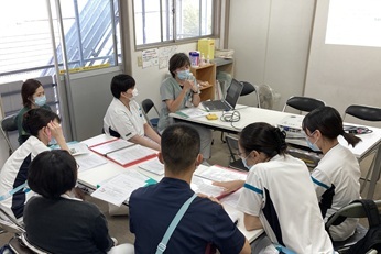 先輩看護師たちへ